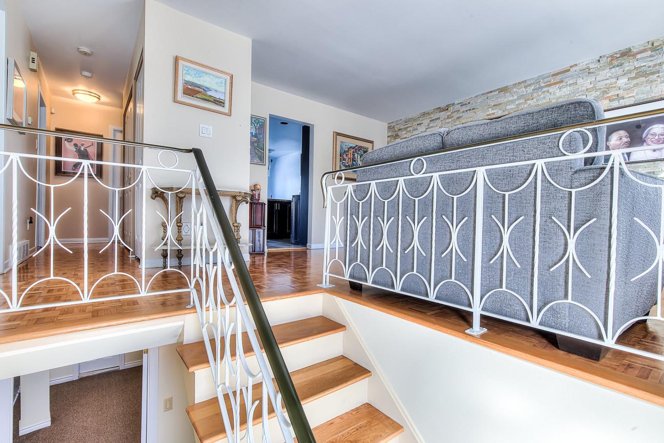 Hall d'entrée/Vestibule - 3660 Rue Isabelle, Laval (Fabreville), QC - Indoor Photo Showing Other Room