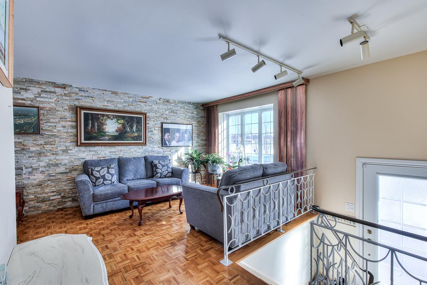 Salon - 3660 Rue Isabelle, Laval (Fabreville), QC - Indoor Photo Showing Other Room With Fireplace