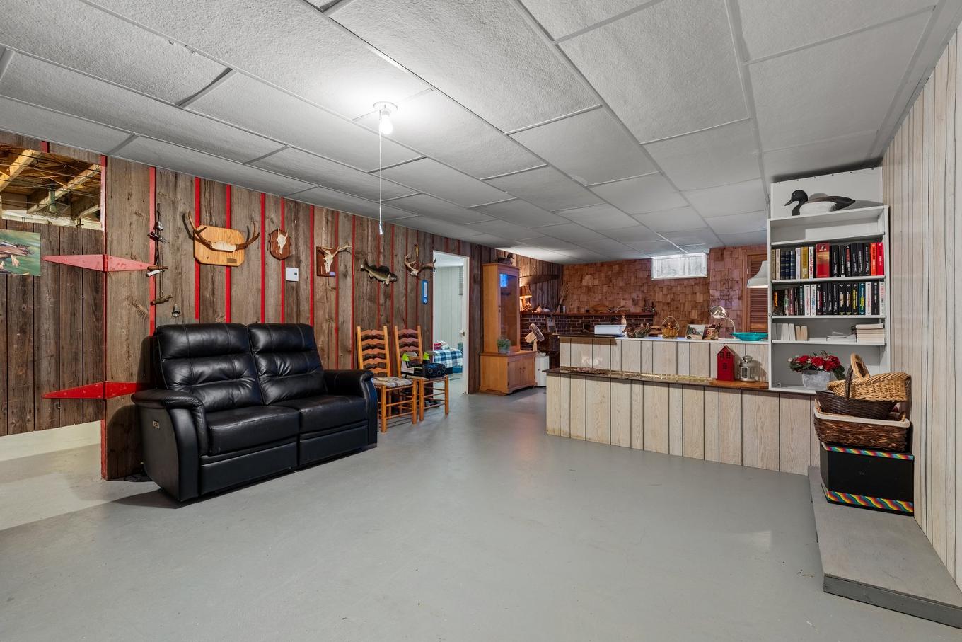 Salle familiale - 435 Rue Frontenac, Saint-Jean-Sur-Richelieu, QC - Indoor