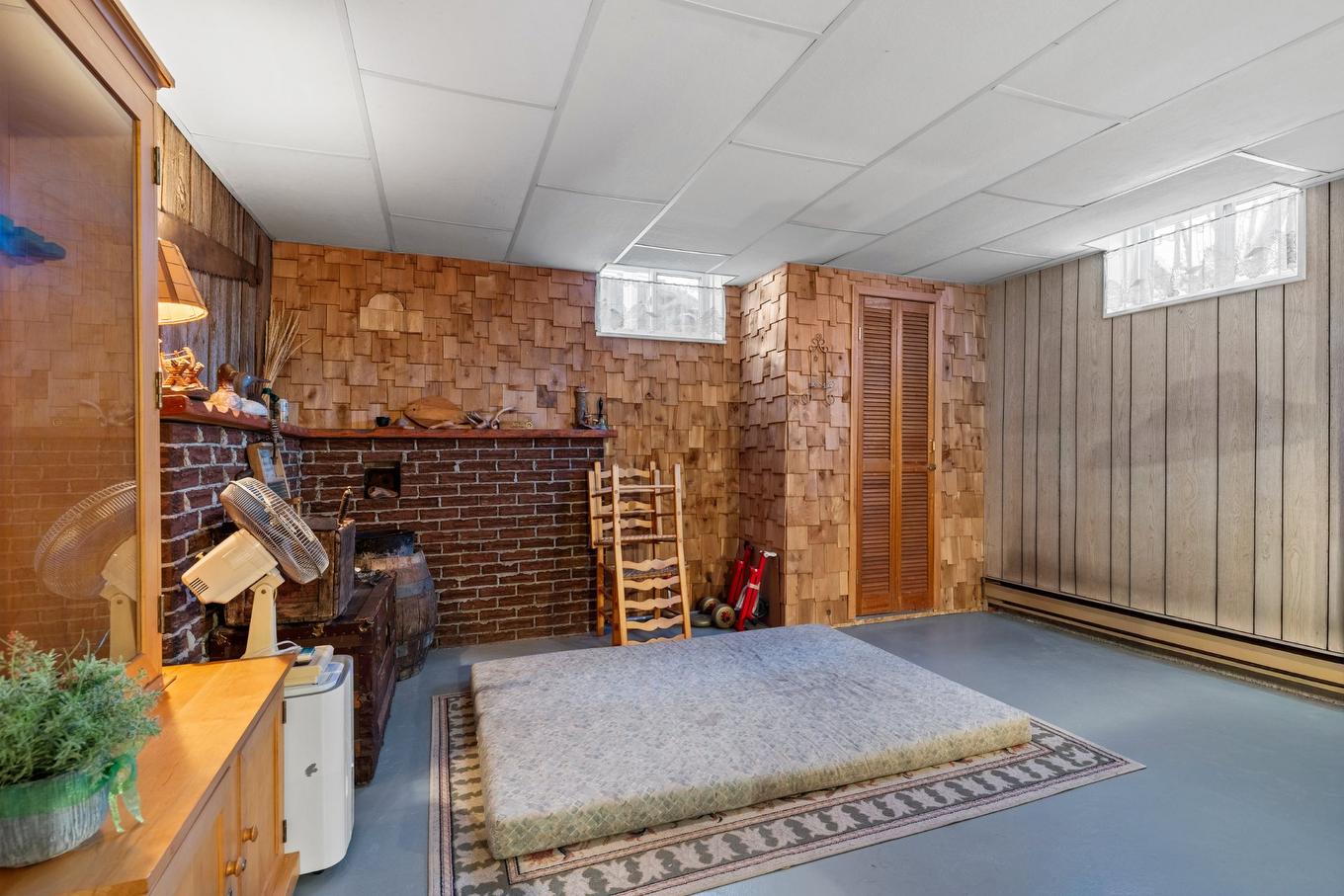 Salle familiale - 435 Rue Frontenac, Saint-Jean-Sur-Richelieu, QC - Indoor