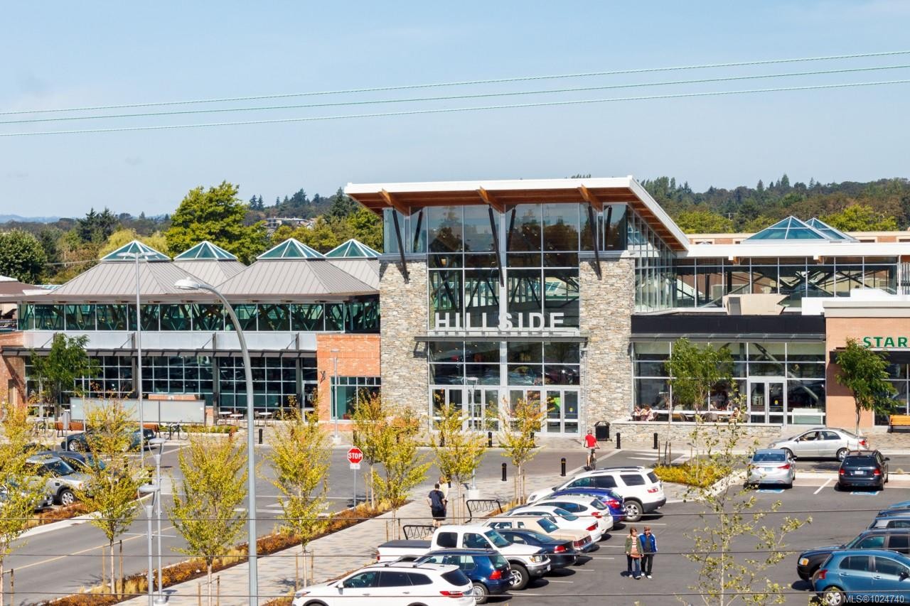 403-1560 Hillside Ave, Victoria, BC - Outdoor With Balcony