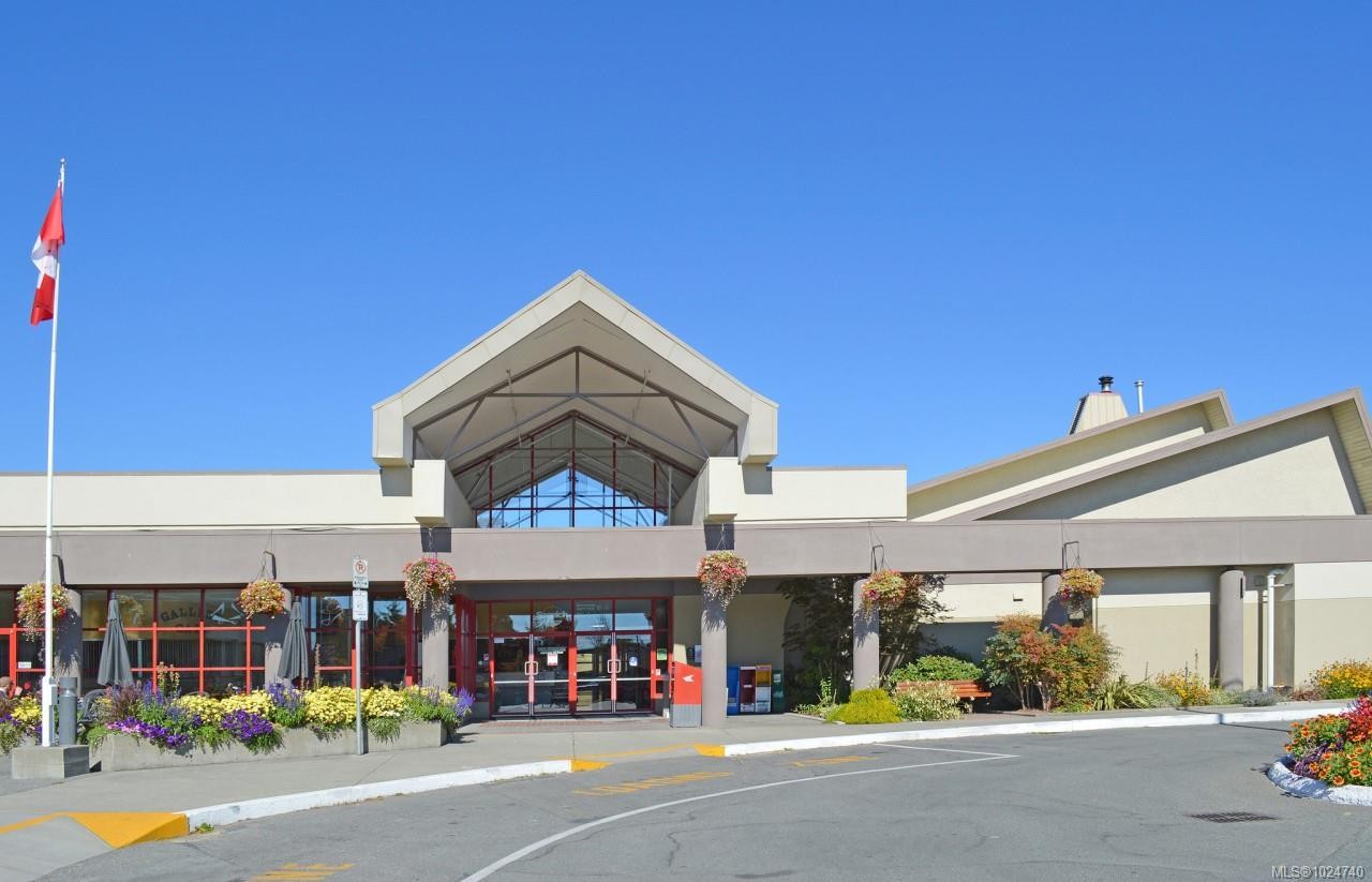 403-1560 Hillside Ave, Victoria, BC - Outdoor