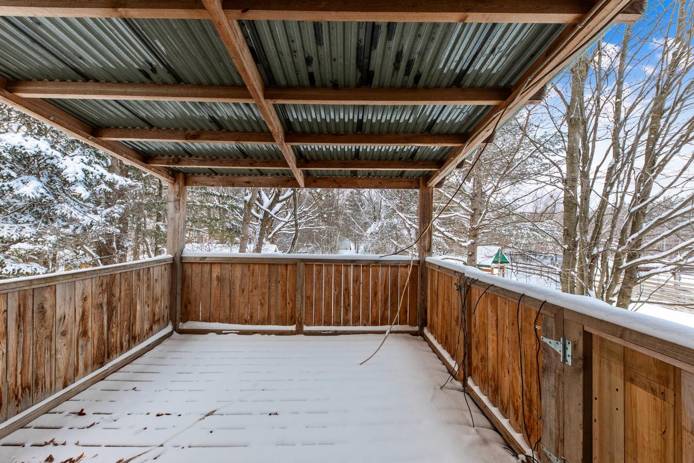 Balcony - 561 Mtée Bertrand, Saint-Jean-Sur-Richelieu, QC - Outdoor With Exterior