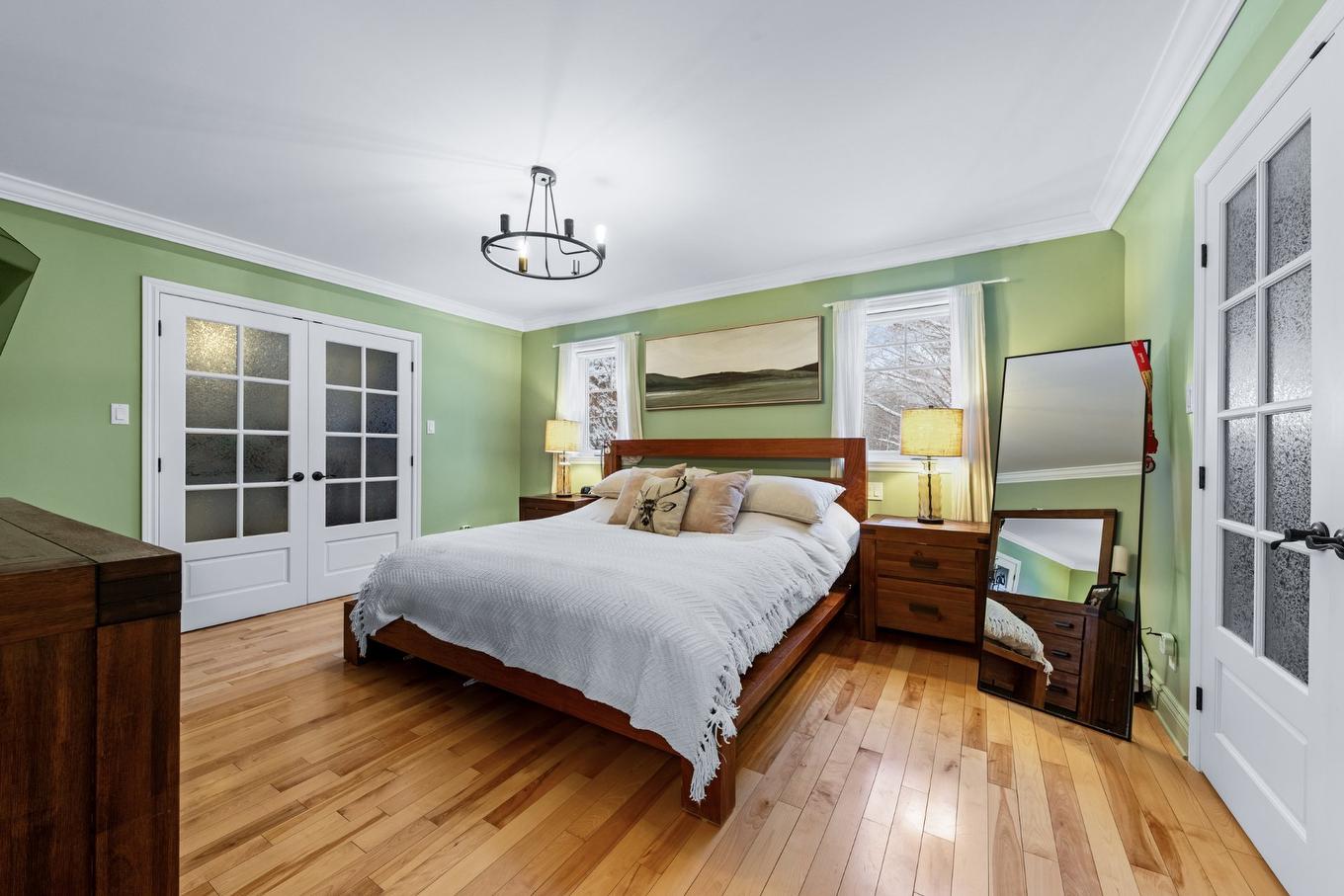 Primary bedroom - 561 Mtée Bertrand, Saint-Jean-Sur-Richelieu, QC - Indoor Photo Showing Bedroom
