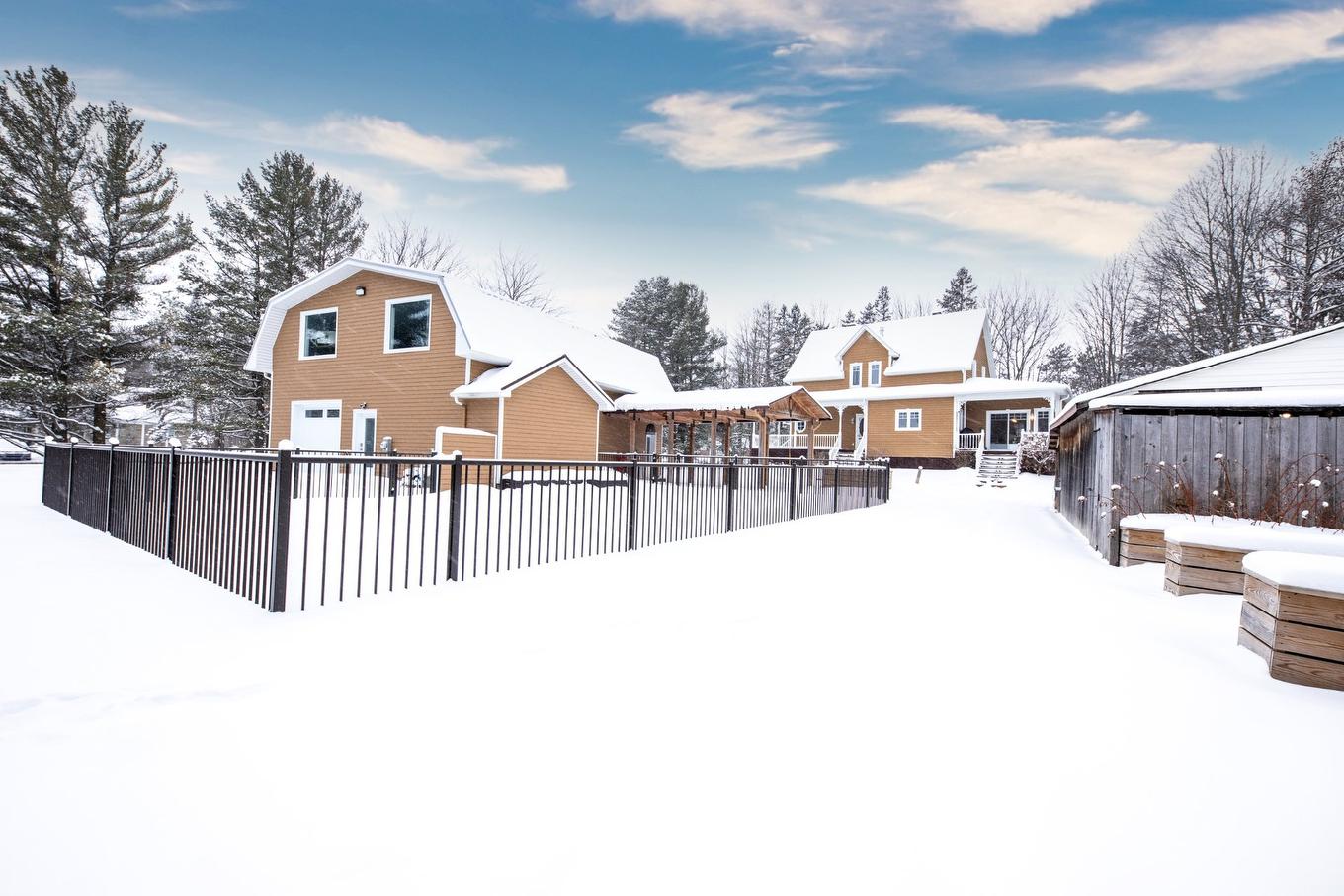 Garage - 561 Mtée Bertrand, Saint-Jean-Sur-Richelieu, QC - Outdoor