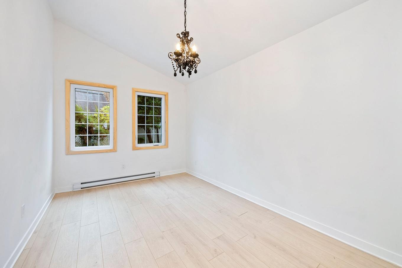 Primary bedroom - 646 Rue Valiquette, Sainte-Adèle, QC - Indoor Photo Showing Other Room