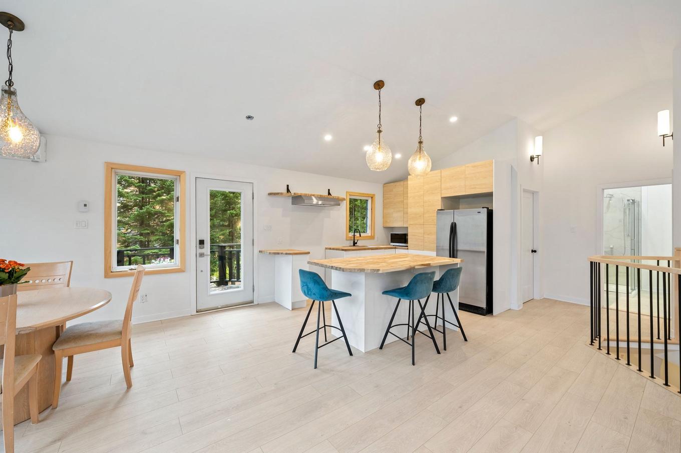 Overall view - 646 Rue Valiquette, Sainte-Adèle, QC - Indoor Photo Showing Dining Room