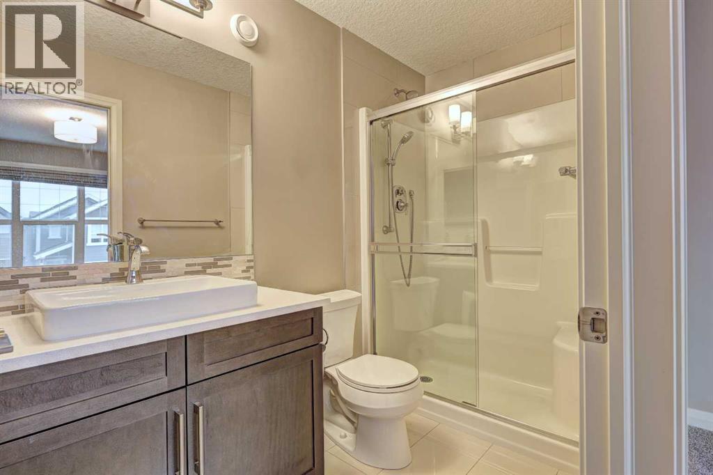70 Masters Crescent Se, Calgary, AB - Indoor Photo Showing Bathroom