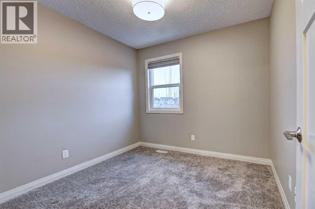 70 Masters Crescent Se, Calgary, AB - Indoor Photo Showing Other Room