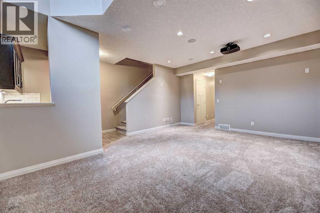70 Masters Crescent Se, Calgary, AB - Indoor Photo Showing Other Room