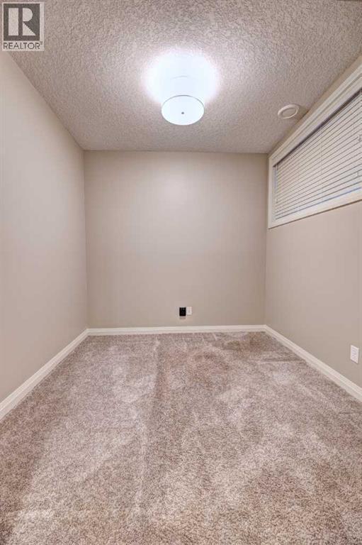 70 Masters Crescent Se, Calgary, AB - Indoor Photo Showing Other Room