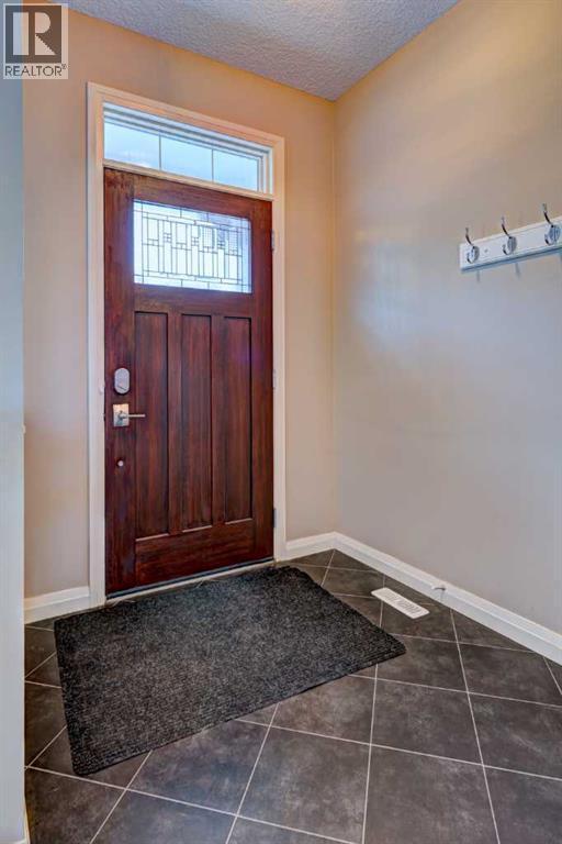 70 Masters Crescent Se, Calgary, AB - Indoor Photo Showing Other Room