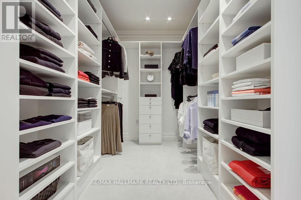 19 Whitney Avenue, Toronto, ON - Indoor With Storage