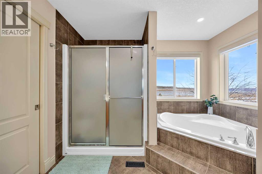 100 Cougarstone Manor Sw, Calgary, AB - Indoor Photo Showing Bathroom