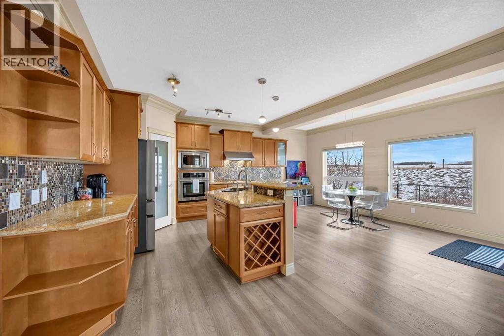 100 Cougarstone Manor Sw, Calgary, AB - Indoor Photo Showing Kitchen