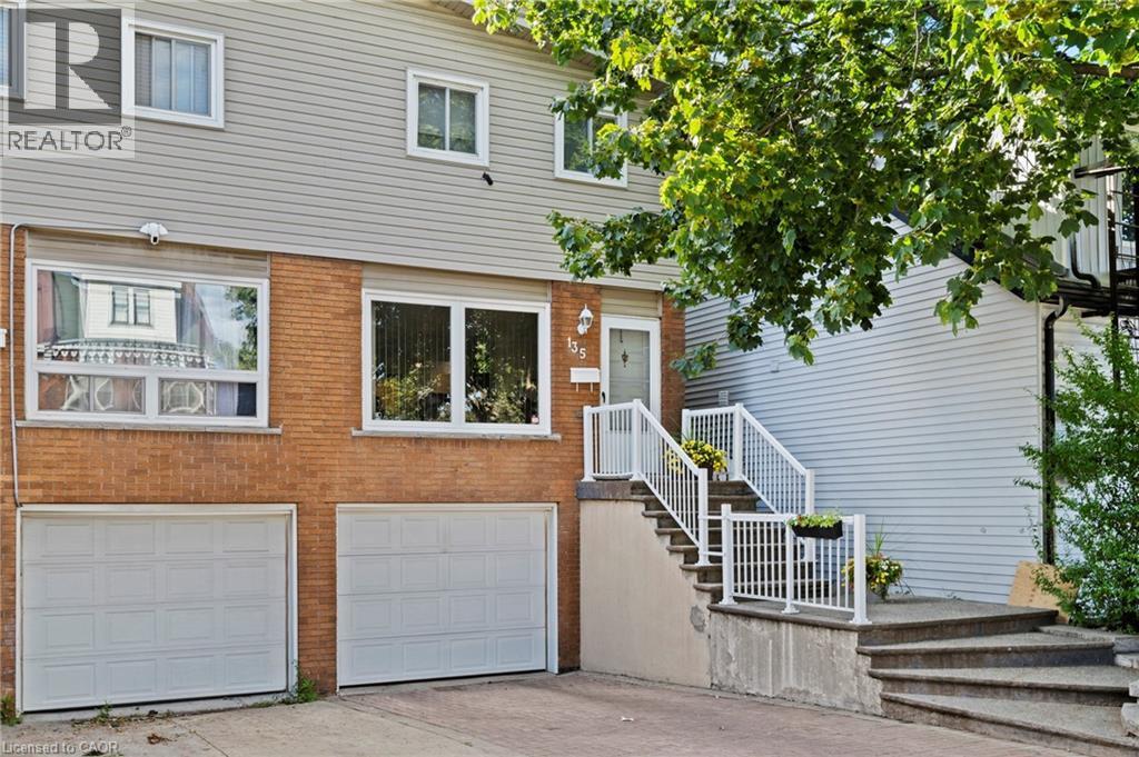 135 West Avenue N, Hamilton, ON - Outdoor