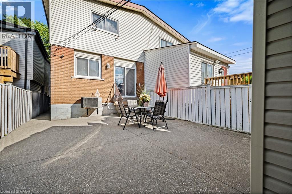 135 West Avenue N, Hamilton, ON - Outdoor With Exterior