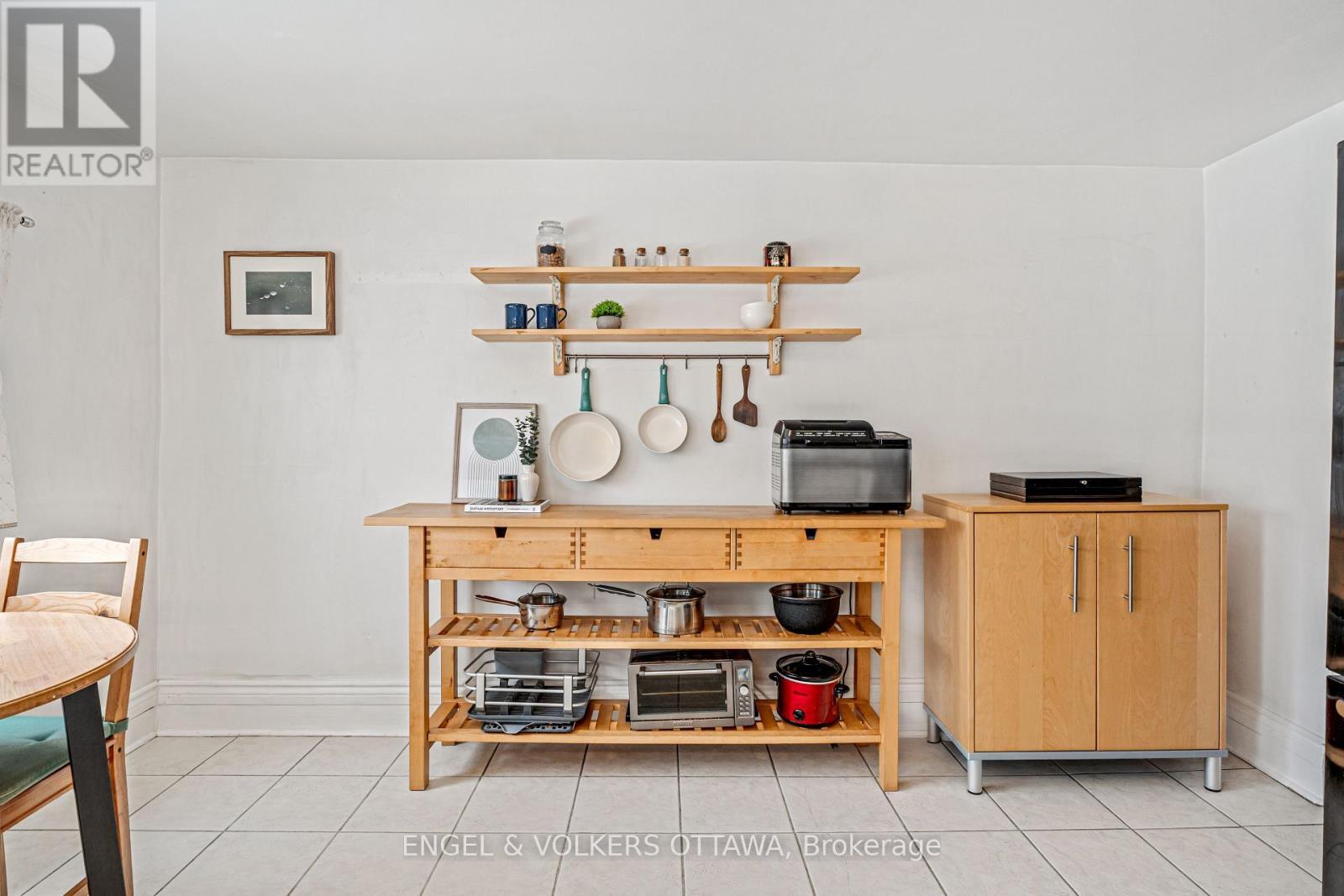 477 Booth Street, Ottawa, ON - Indoor