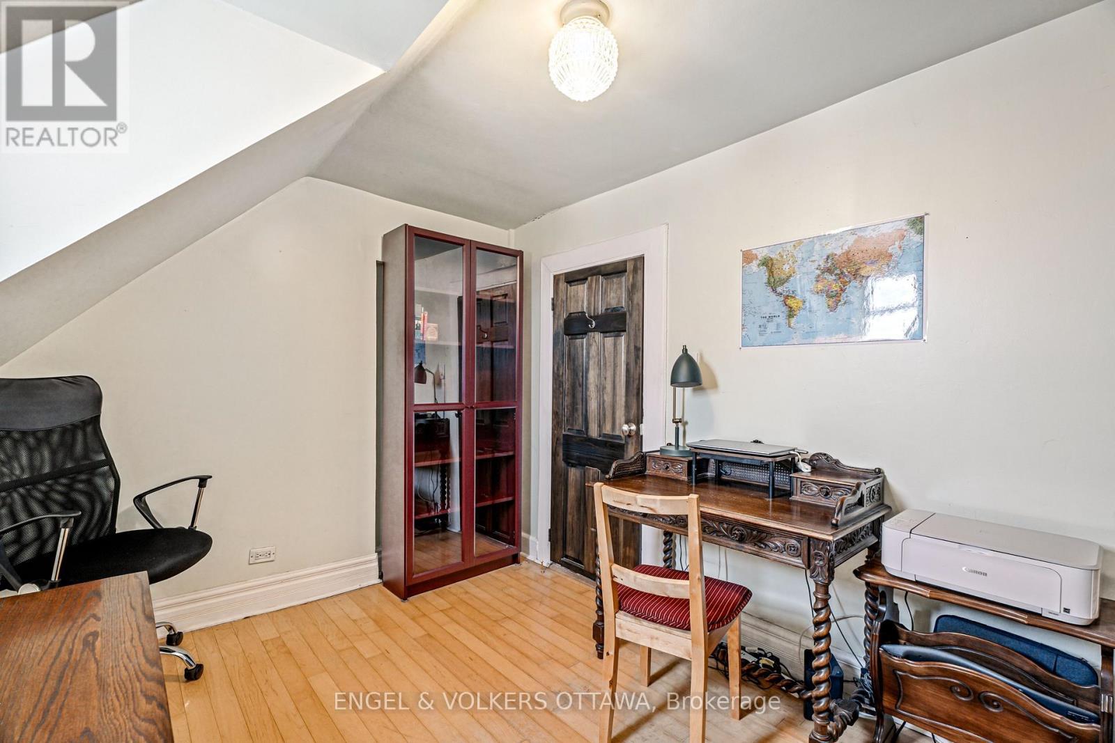 477 Booth Street, Ottawa, ON - Indoor