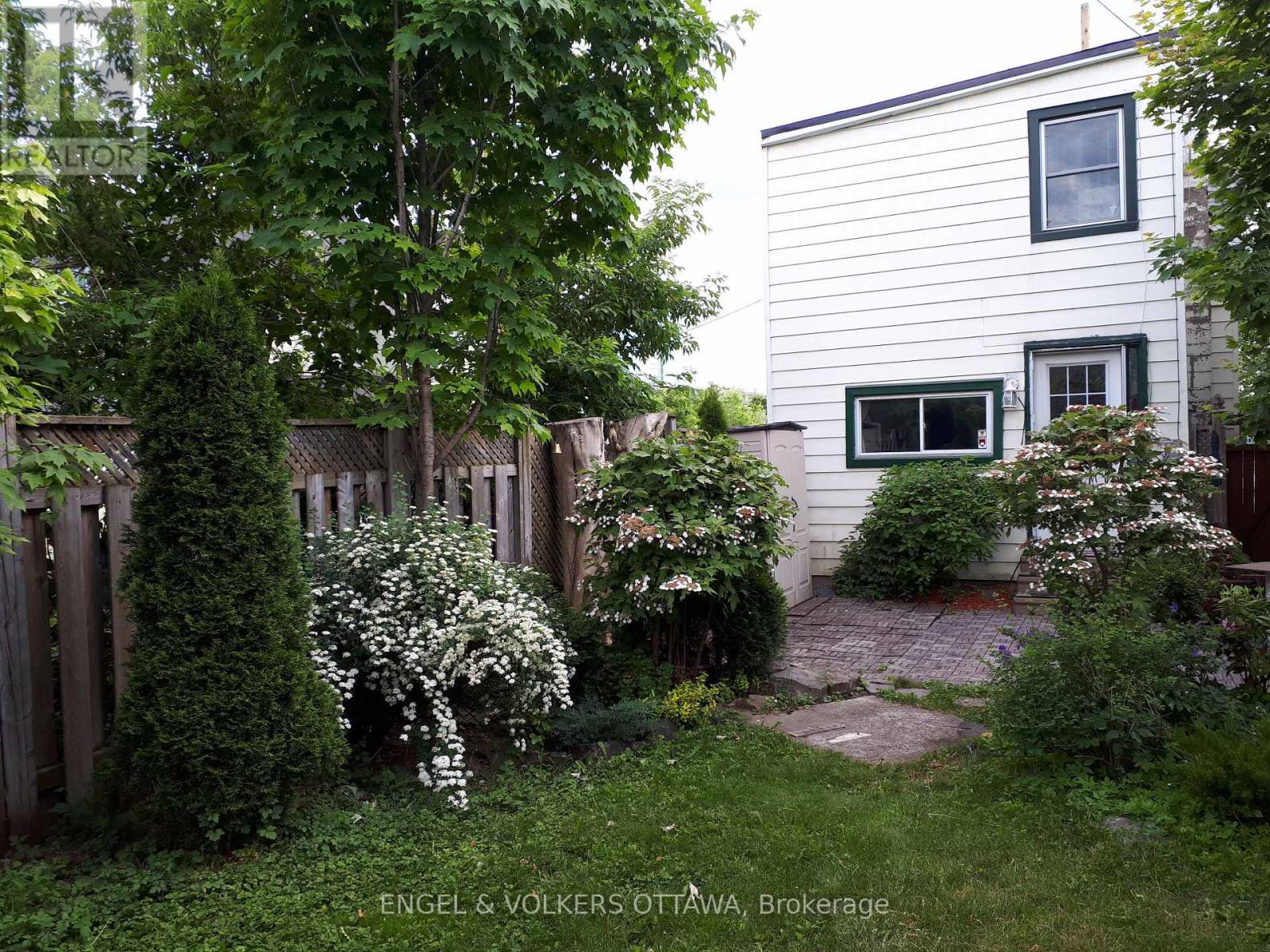 477 Booth Street, Ottawa, ON - Outdoor