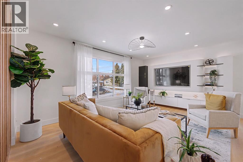 204 Martell Road Ne, Calgary, AB - Indoor Photo Showing Living Room