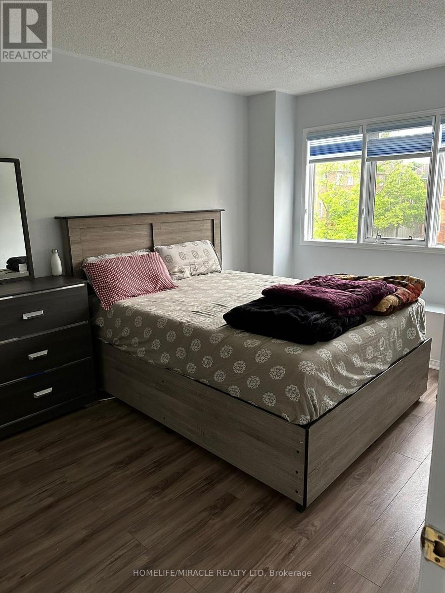 3918 Zenith Court, Mississauga, ON - Indoor Photo Showing Bedroom