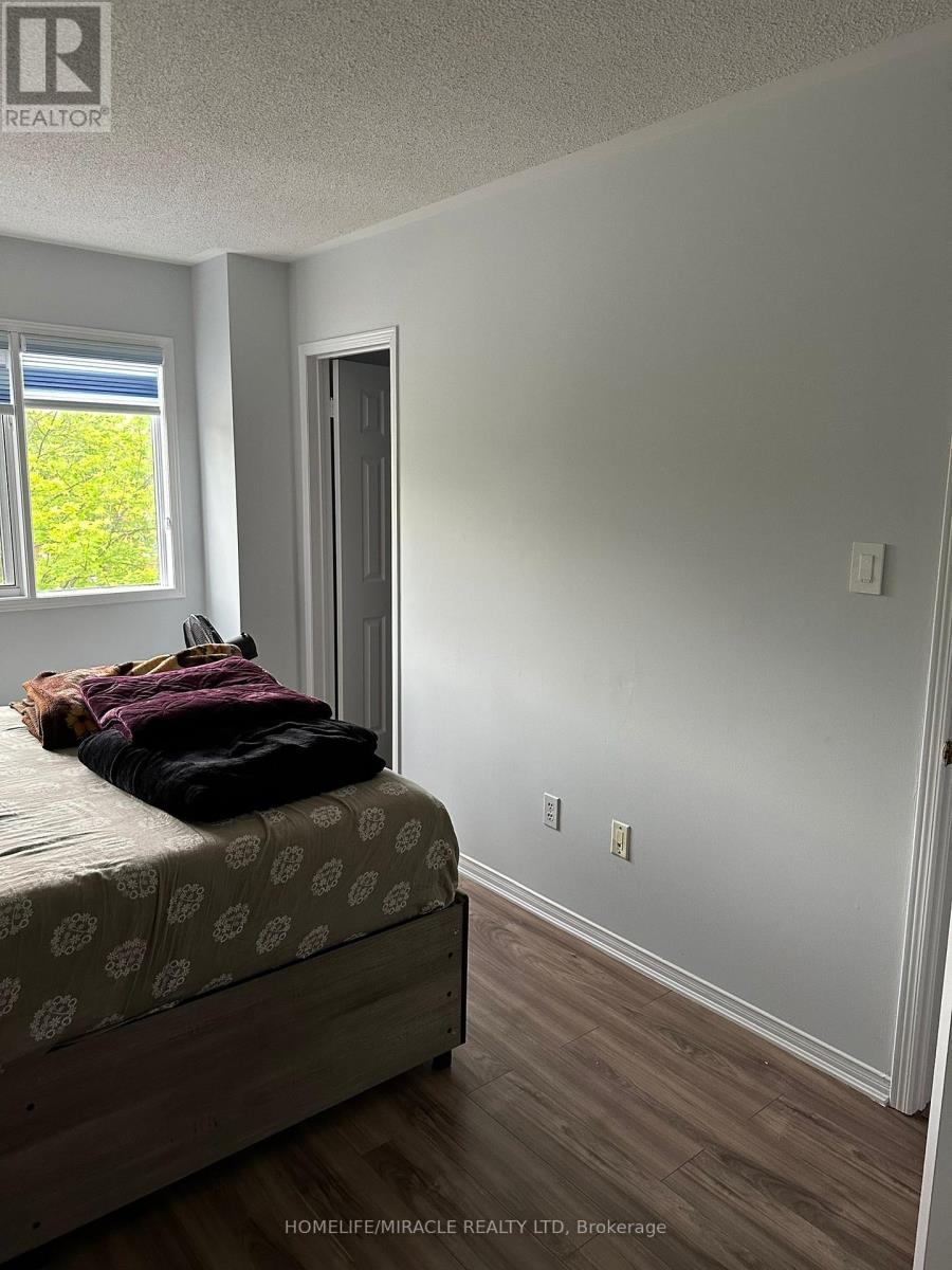 3918 Zenith Court, Mississauga, ON - Indoor Photo Showing Bedroom