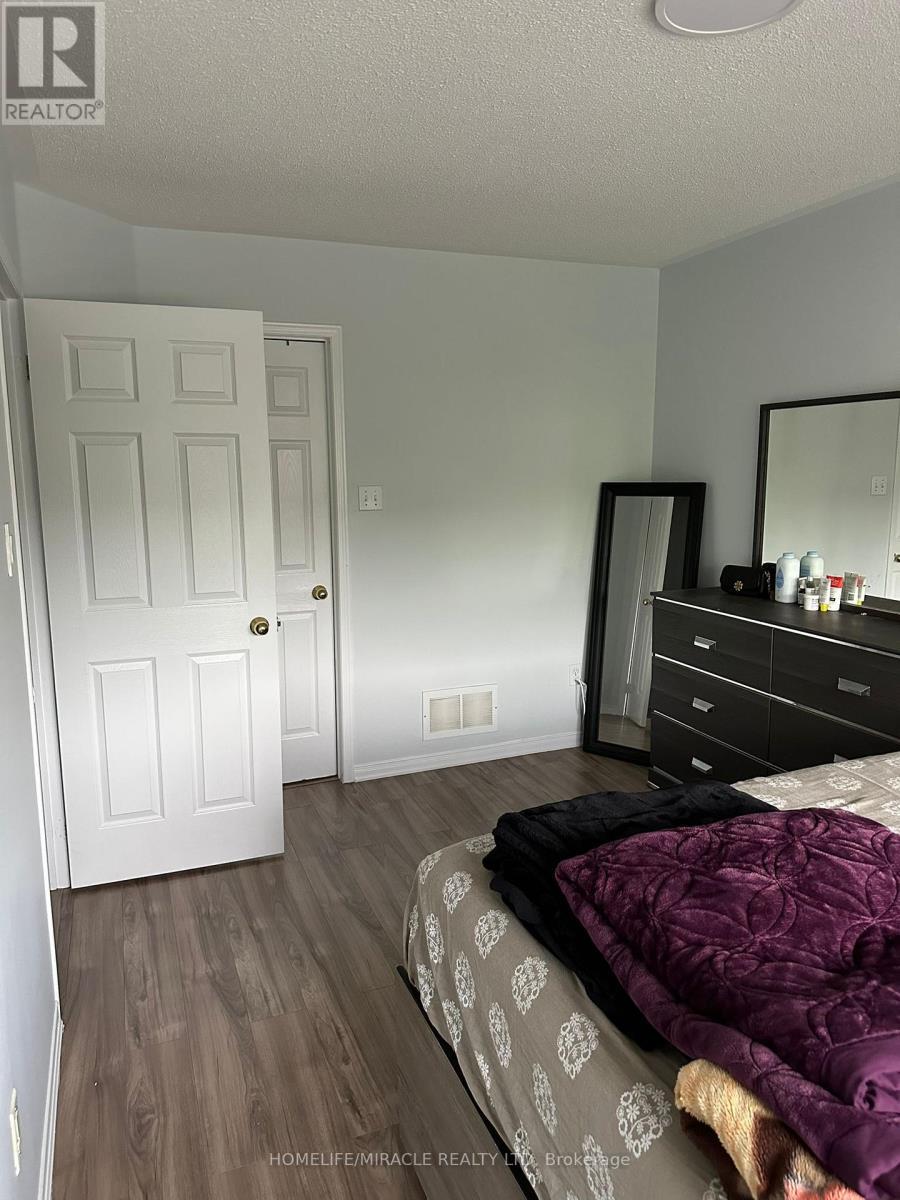 3918 Zenith Court, Mississauga, ON - Indoor Photo Showing Bedroom