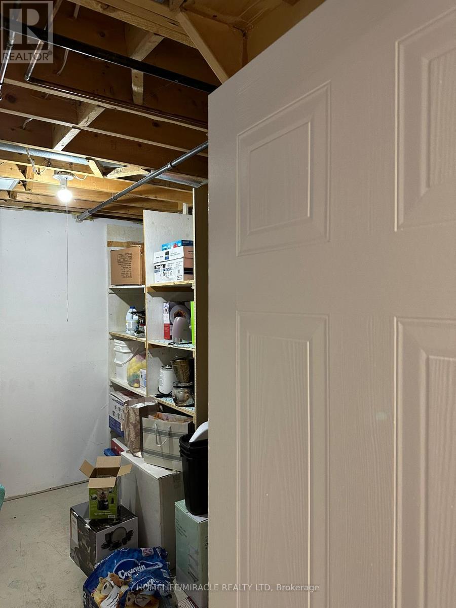 3918 Zenith Court, Mississauga, ON - Indoor