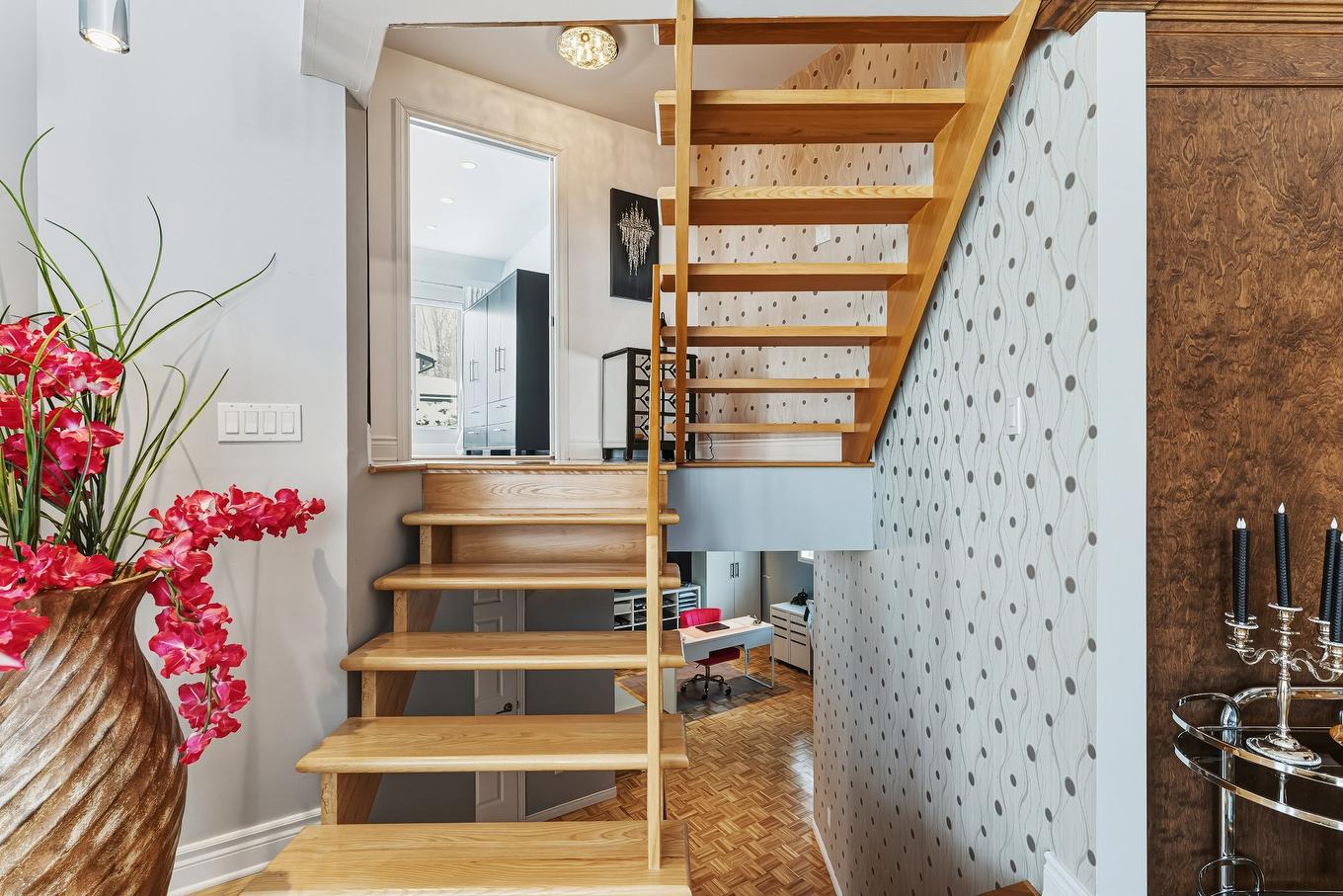 Escalier - 35 Rue D'Arvida, Granby, QC - Indoor Photo Showing Other Room