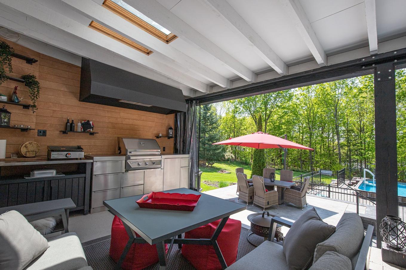 Terrasse - 35 Rue D'Arvida, Granby, QC -