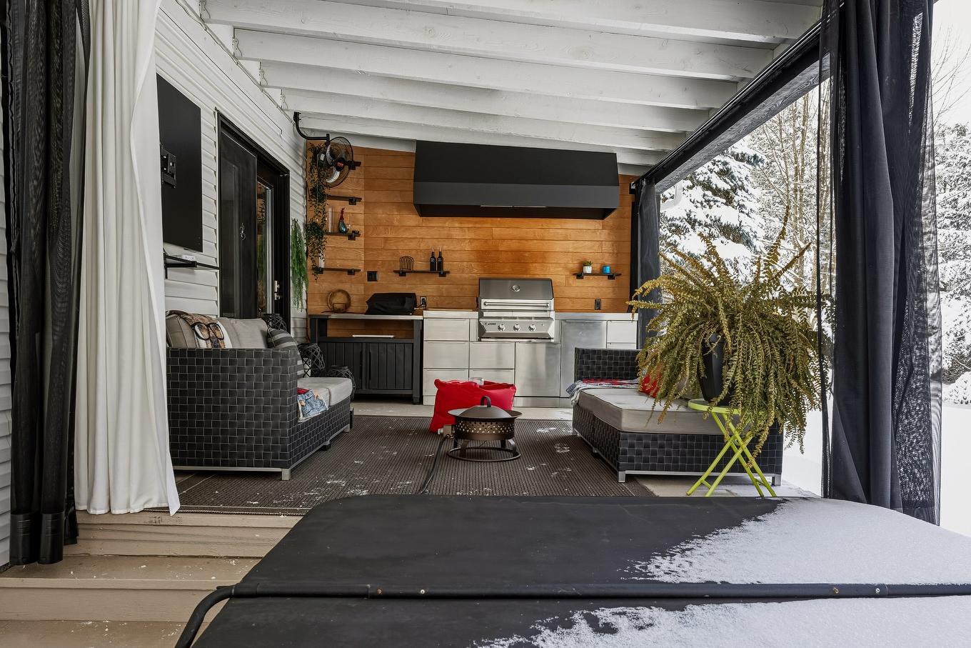 Terrasse - 35 Rue D'Arvida, Granby, QC - Outdoor With Exterior