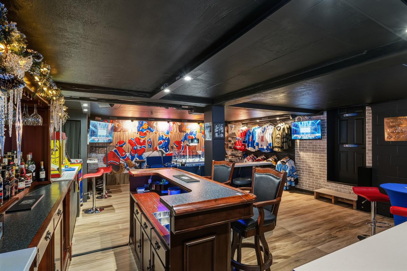 Bar - 35 Rue D'Arvida, Granby, QC - Indoor