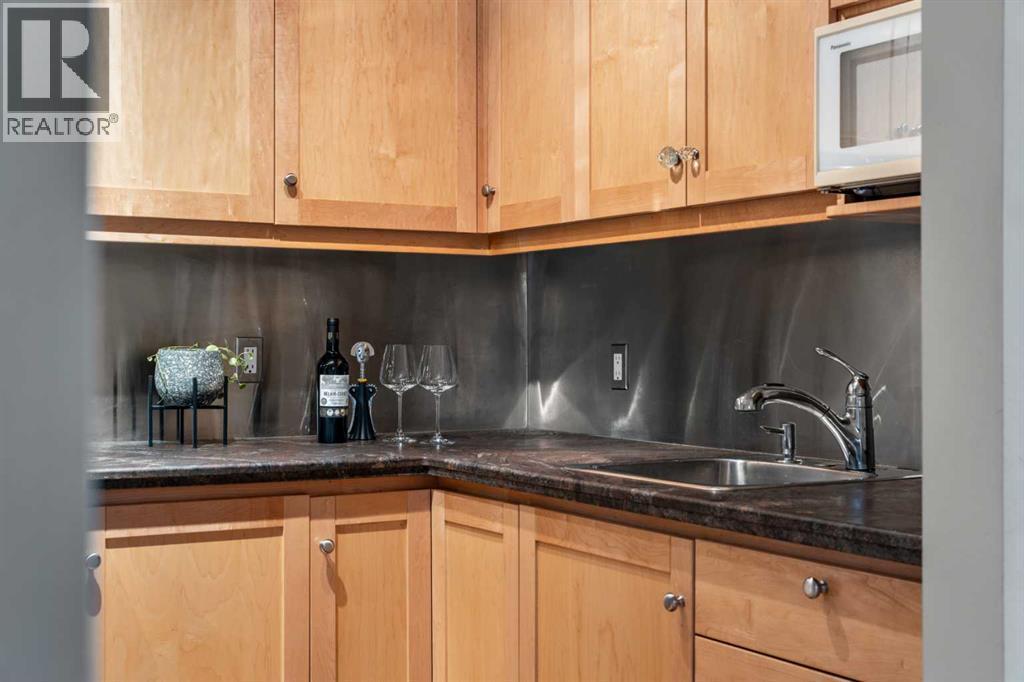 1929 6 Avenue Nw, Calgary, AB - Indoor Photo Showing Kitchen