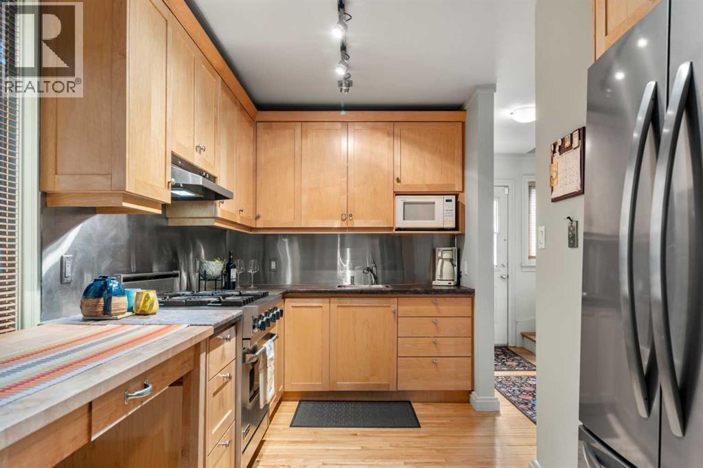 1929 6 Avenue Nw, Calgary, AB - Indoor Photo Showing Kitchen