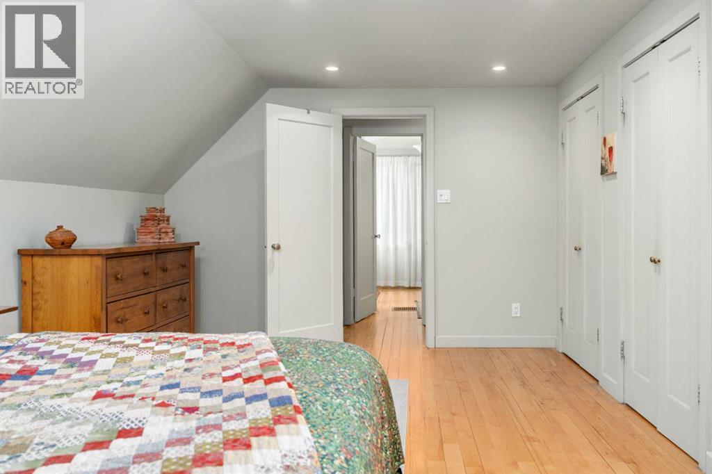 1929 6 Avenue Nw, Calgary, AB - Indoor Photo Showing Bedroom