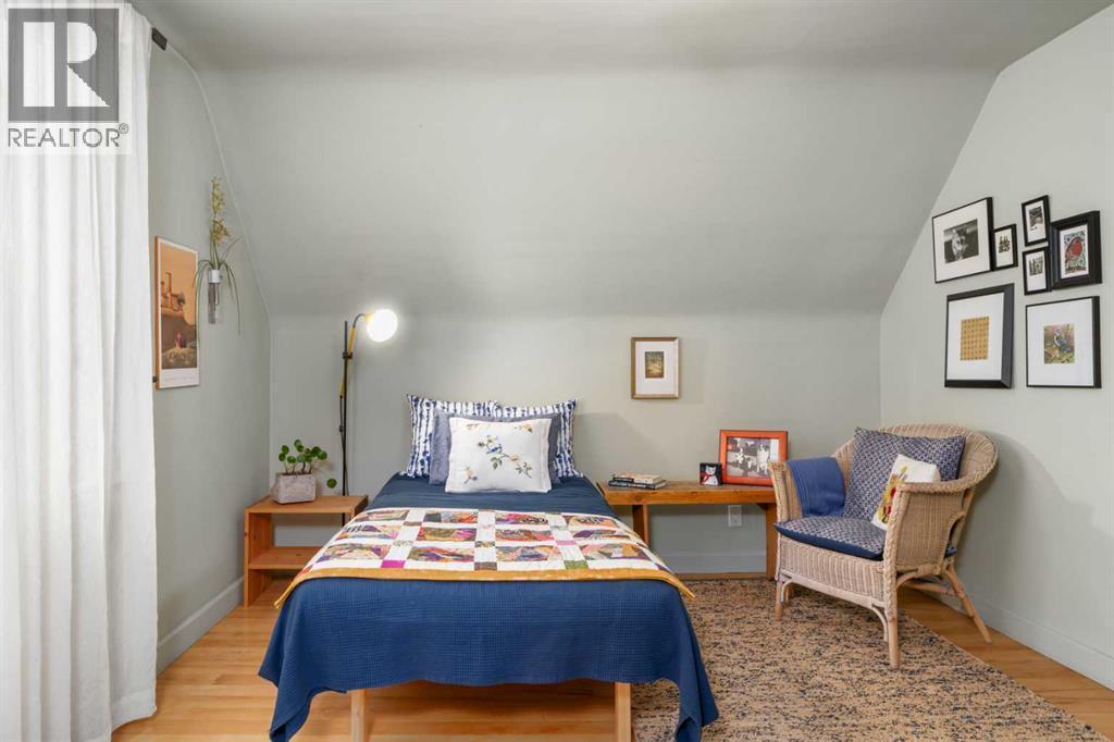 1929 6 Avenue Nw, Calgary, AB - Indoor Photo Showing Bedroom