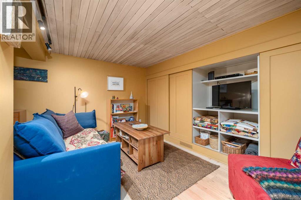 1929 6 Avenue Nw, Calgary, AB - Indoor