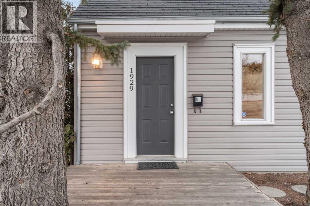 1929 6 Avenue Nw, Calgary, AB - Outdoor With Exterior