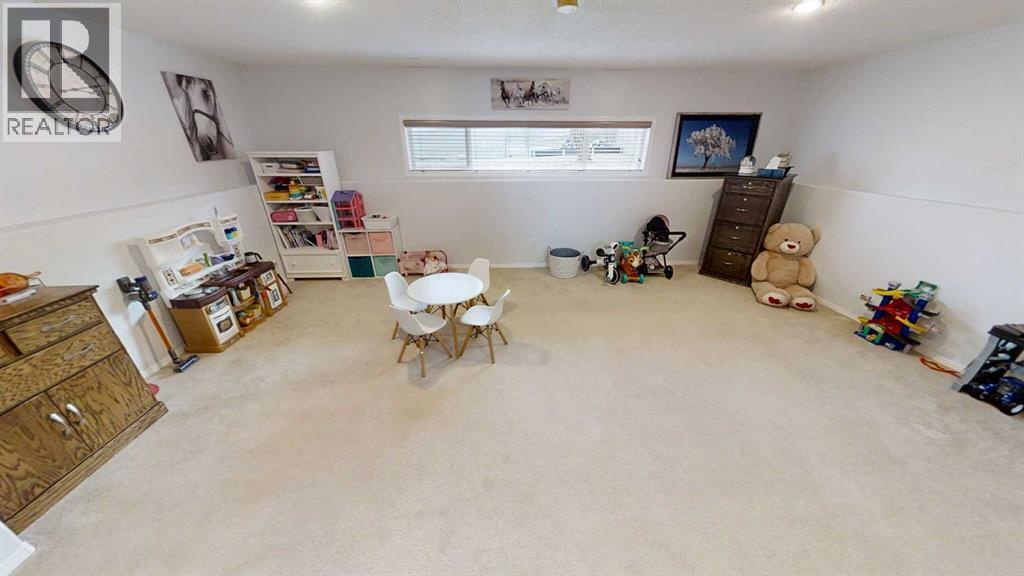 624 51 Avenue, Coalhurst, AB - Indoor