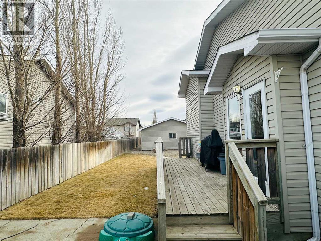 624 51 Avenue, Coalhurst, AB - Outdoor With Exterior