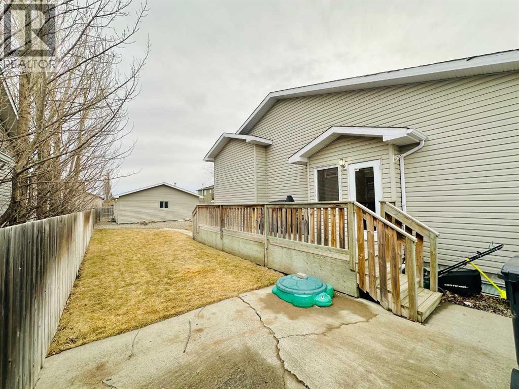 624 51 Avenue, Coalhurst, AB - Outdoor With Exterior
