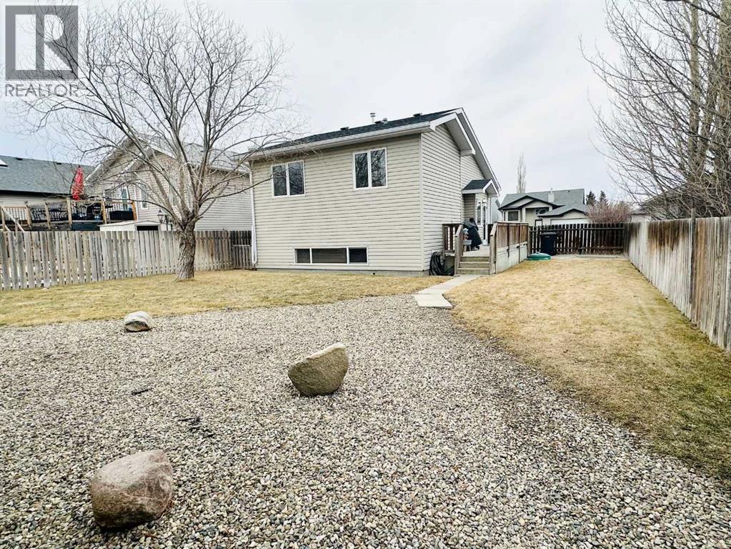 624 51 Avenue, Coalhurst, AB - Outdoor