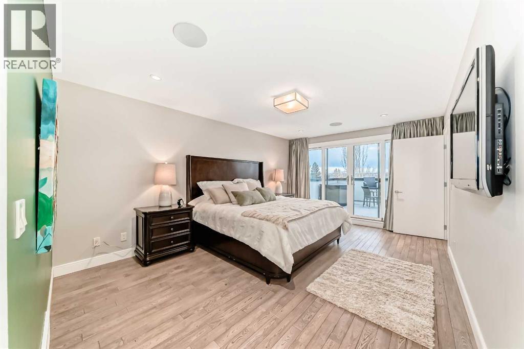 2614 21 Street Sw, Calgary, AB - Indoor Photo Showing Bedroom