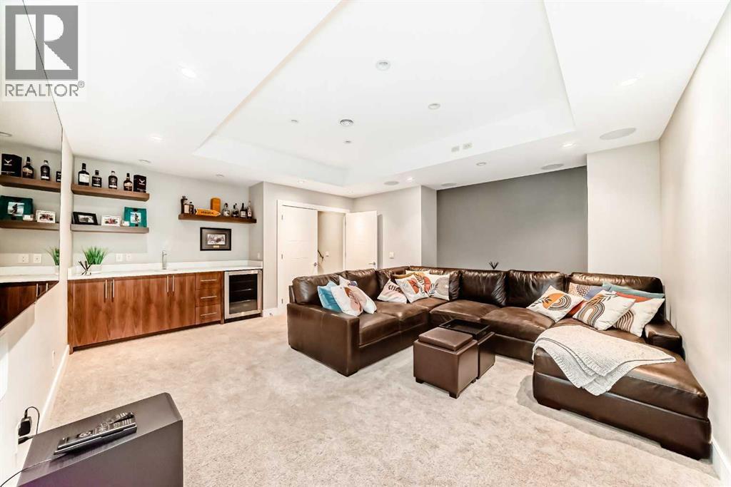 2614 21 Street Sw, Calgary, AB - Indoor