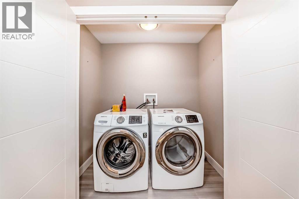 2614 21 Street Sw, Calgary, AB - Indoor Photo Showing Laundry Room