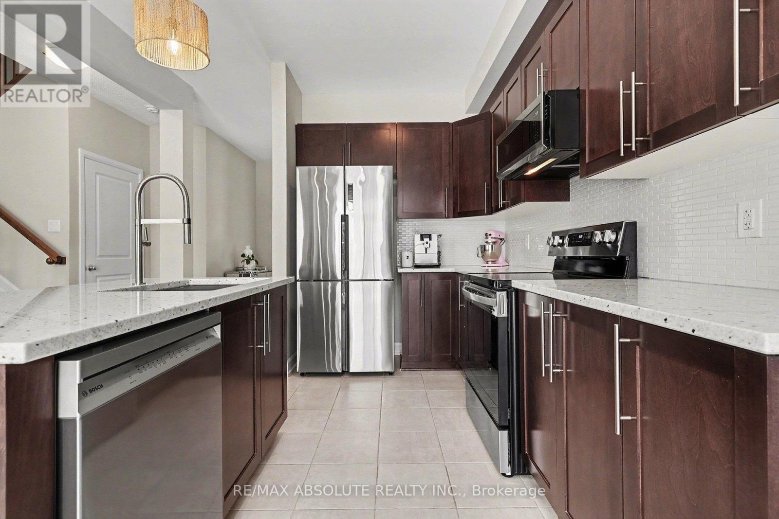 633 Geranium Walk, Ottawa, ON - Indoor Photo Showing Kitchen