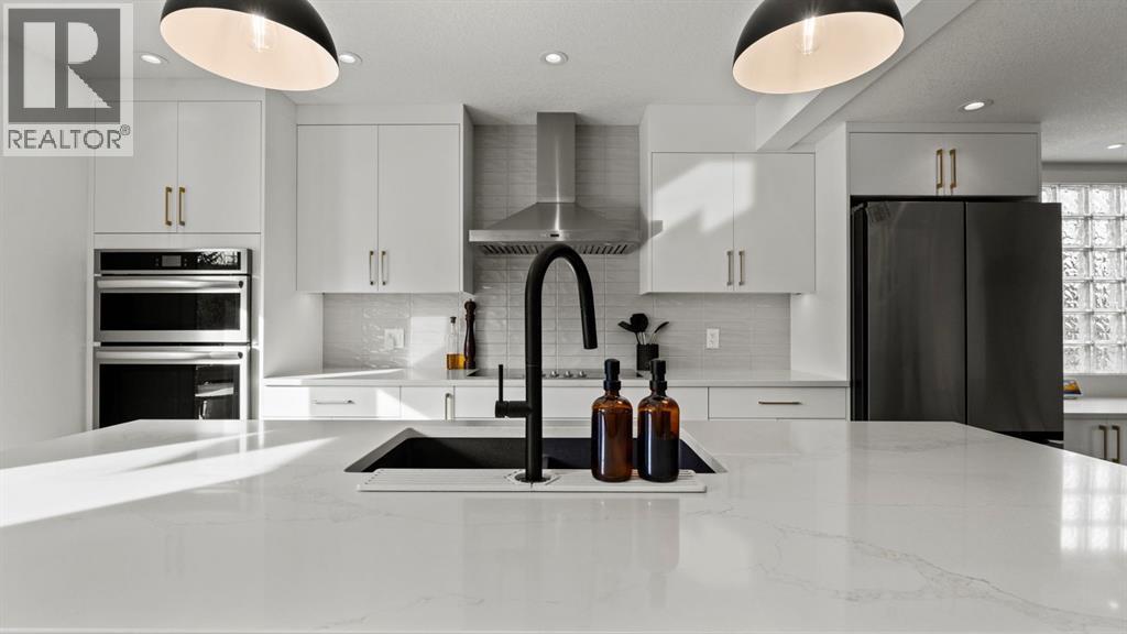 161 Macewan Glen Drive Nw, Calgary, AB - Indoor Photo Showing Kitchen With Upgraded Kitchen