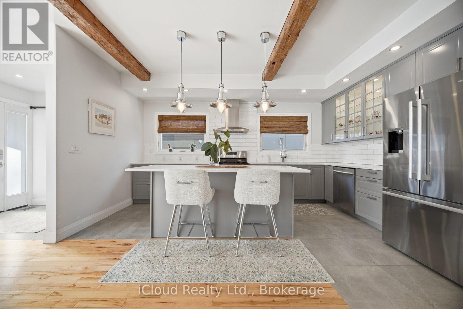 1061 Johnathan Drive, Mississauga, ON - Indoor Photo Showing Other Room