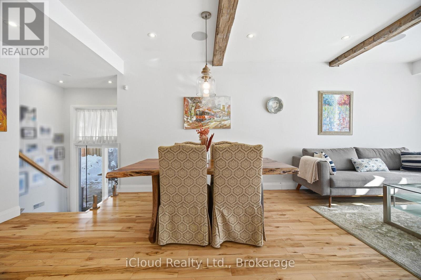 1061 Johnathan Drive, Mississauga, ON - Indoor